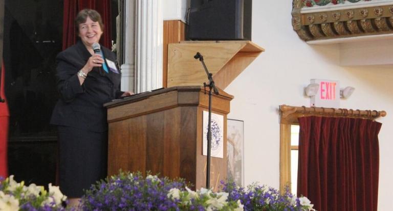 Image of Terry Knowles, Carsey School Faculty Member, Speaking to a Crowd