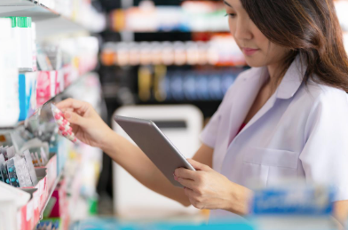 pharmacist preparing order