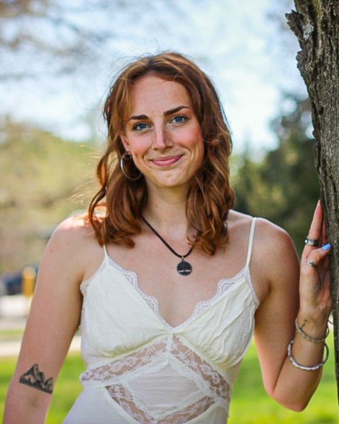 Kelly Brown headshot